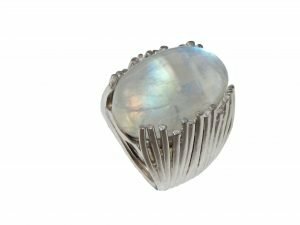 Ring mit Mondstein in Silber